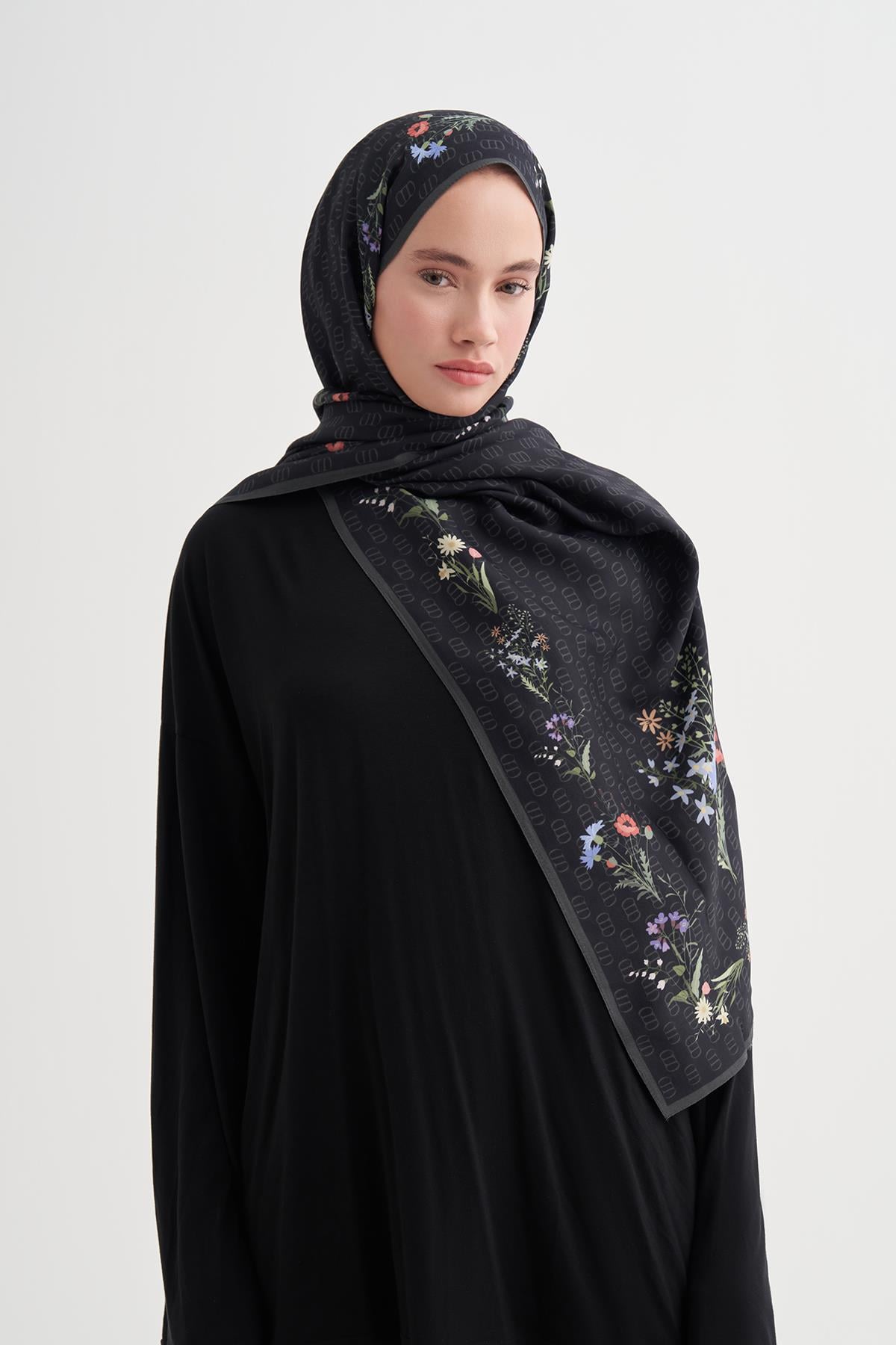Buket Monogram Floş Scarf Siyah