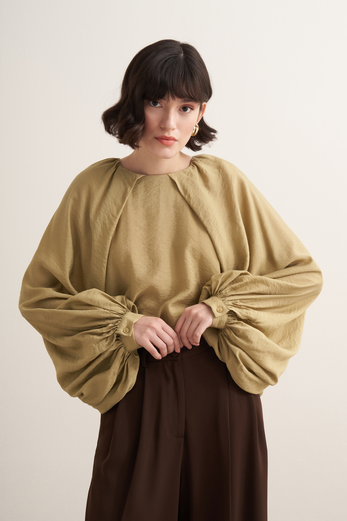 Dolares Balloon Sleeve Blouse