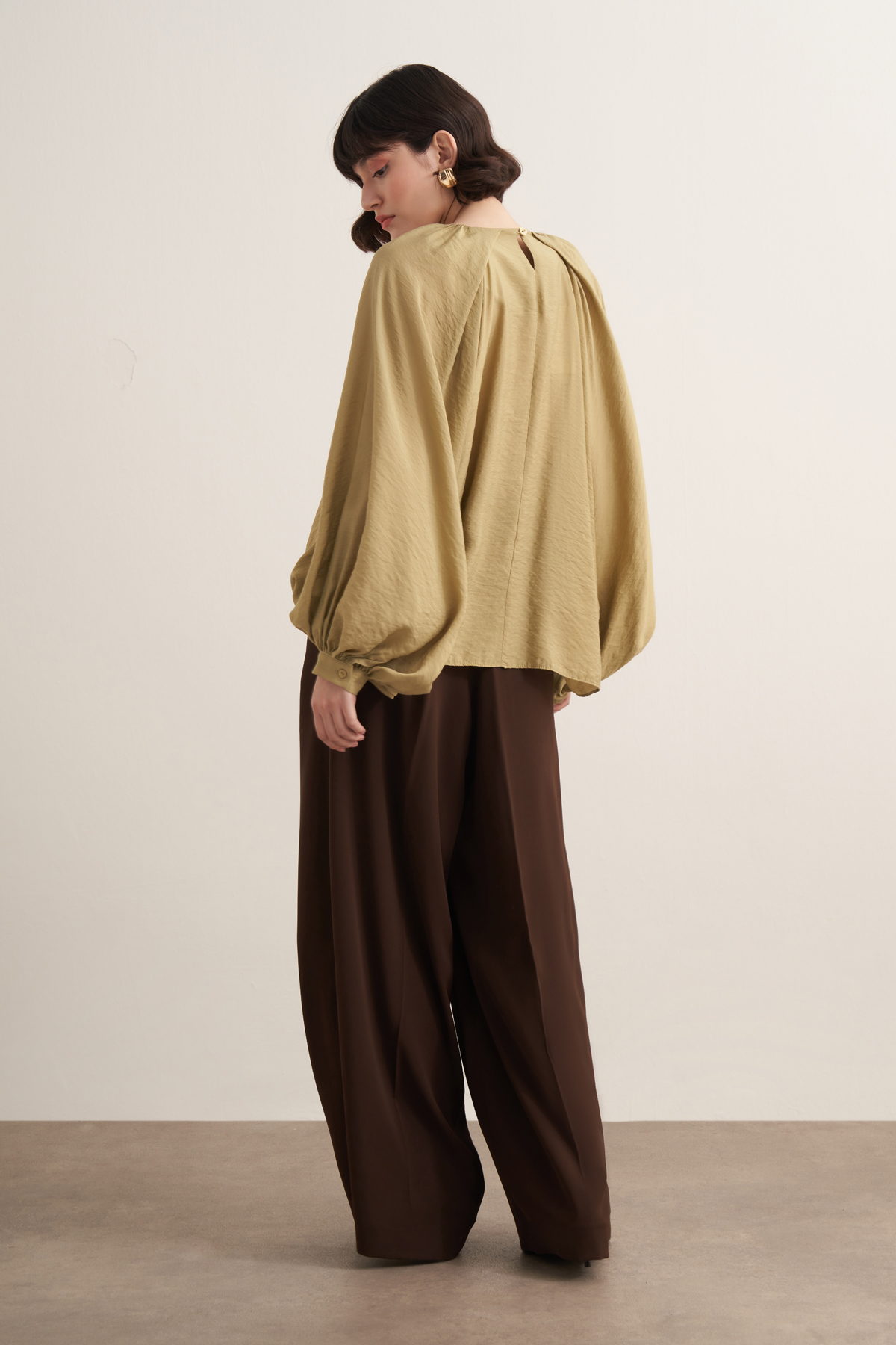 Dolares Balloon Sleeve Blouse