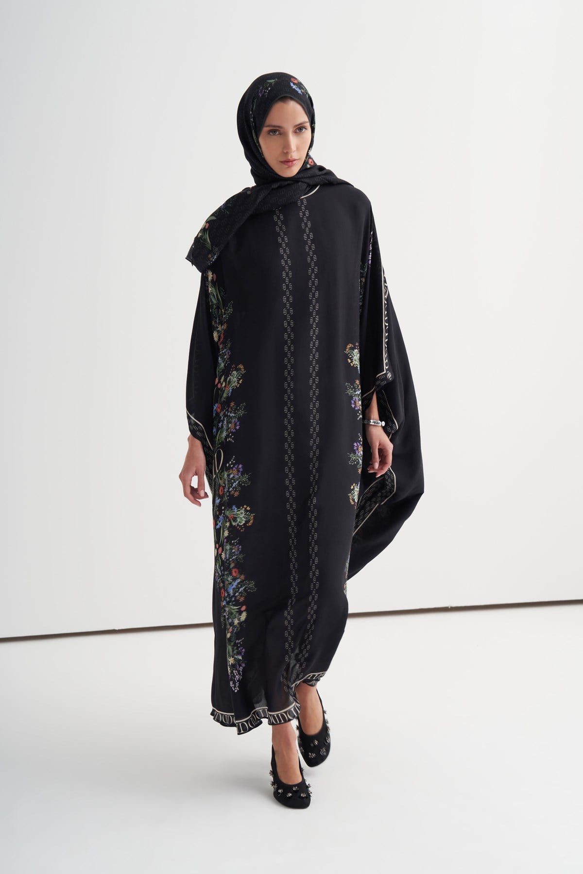 Buket Monogram Floş Kaftan Siyah