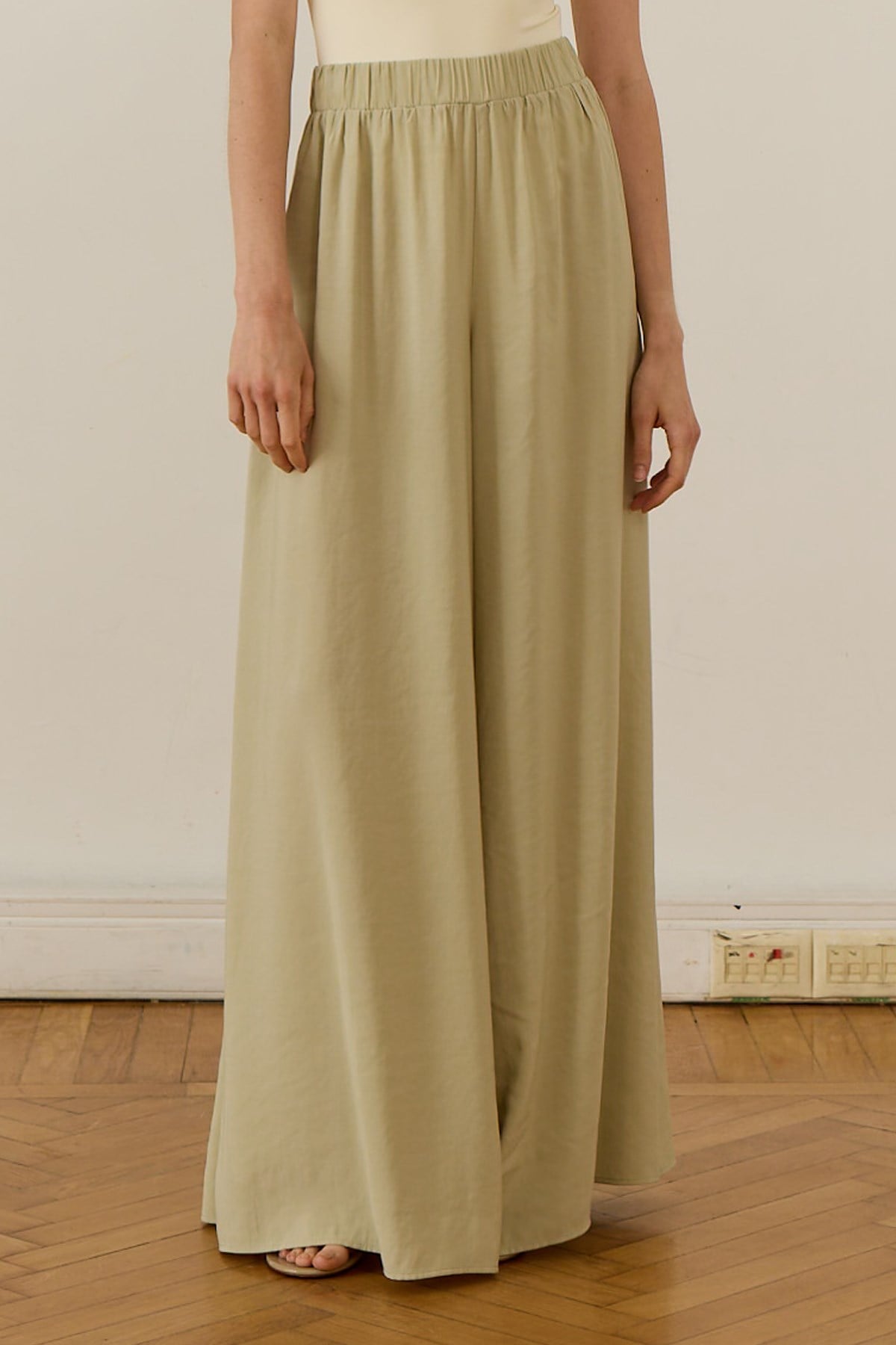 Kater Elastic Waist Pants