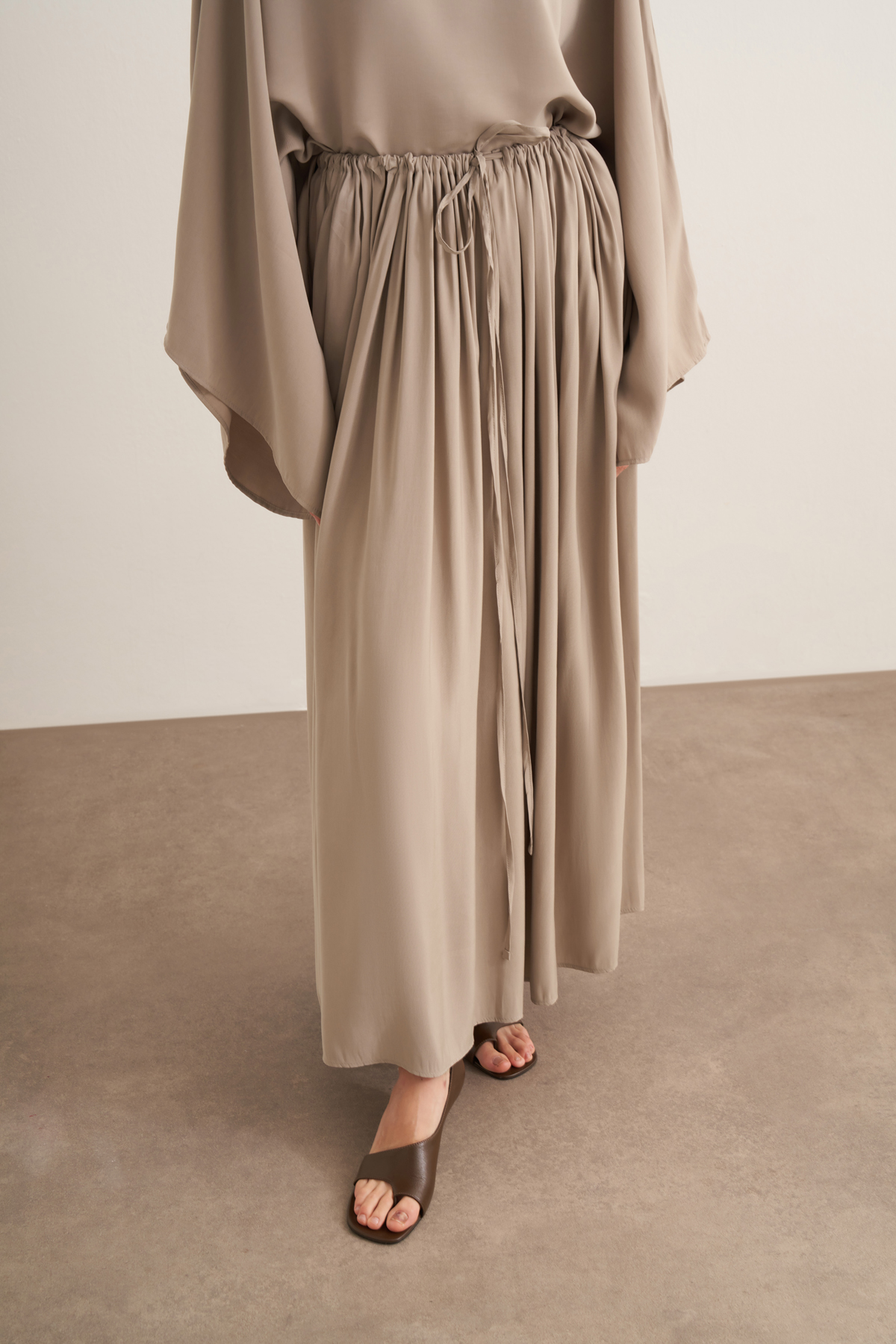 Noor Gathered Skirt Cupra Set